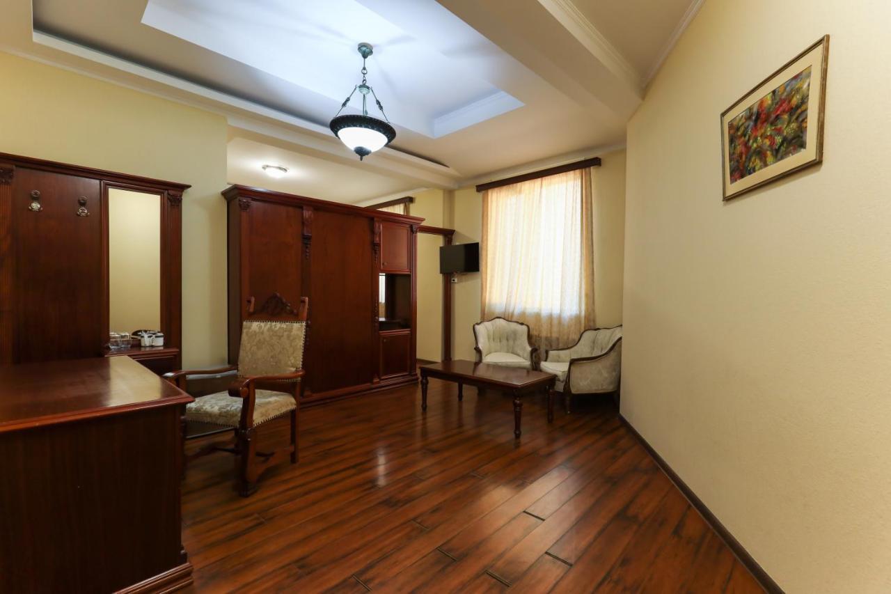 Aeetes Palace Кутаиси Экстерьер фото
